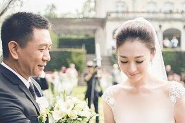 李小冉有孩子吗？