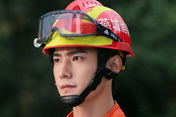 人间烟火主演是谁