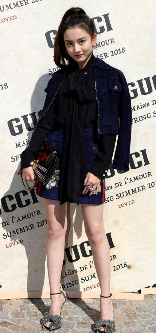 女生为什么戴蝴蝶结？