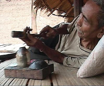 金三角之无法伤悲的内容简介