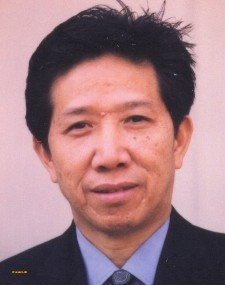 周金伙的狡兔三窟