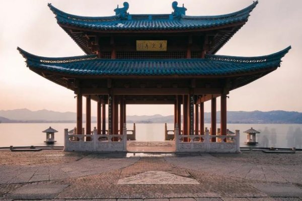 临湖亭古诗及译文