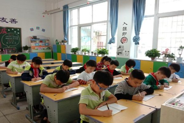 惶恐不安的意思解释