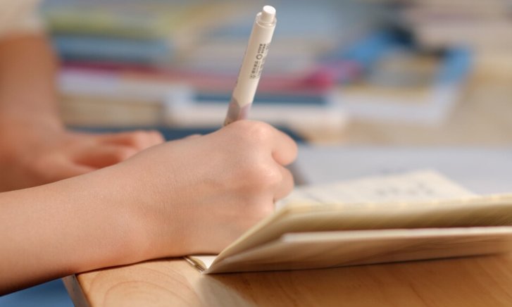 高贵的施舍如何理解这个标题