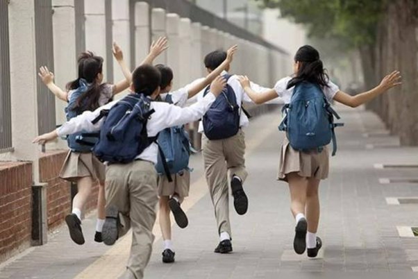 二十五岁的高中生未增删带翻译樱花