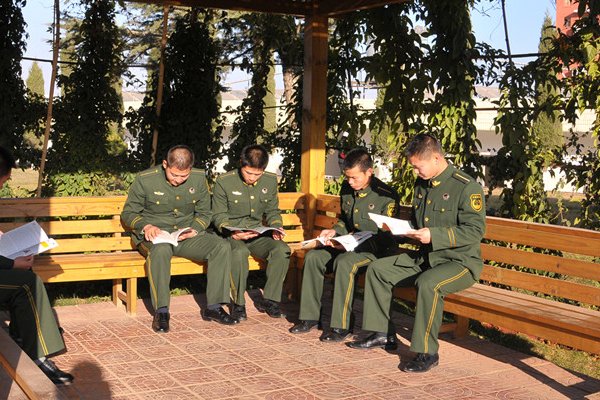 昆明指挥学校是本科吗