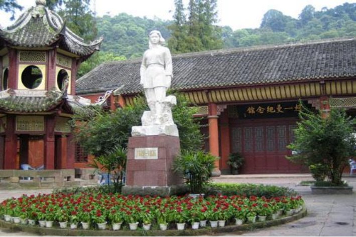 缅怀烈士的诗句