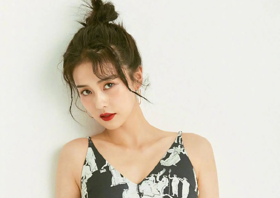 白鹿和蔡徐坤恋情是真的吗？