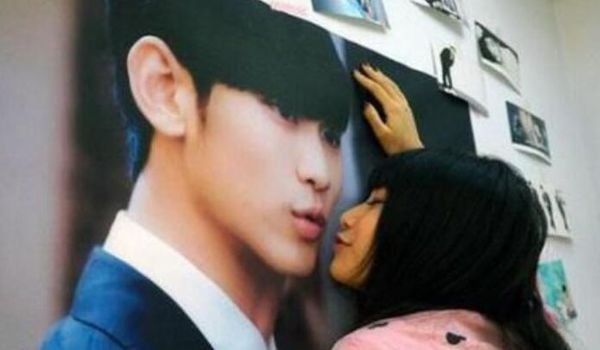 明星粉丝的分类，如黑粉、颜粉