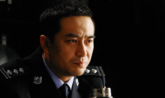 《使命》和《沉默》男一号都是张嘉译，是不是同一部连续剧？