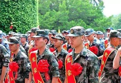 2018年第一批拒绝服兵役，当了“逃兵”的4个少年，如今怎么样了？