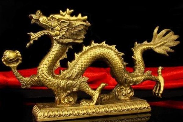 四面受敌打一生肖是什么