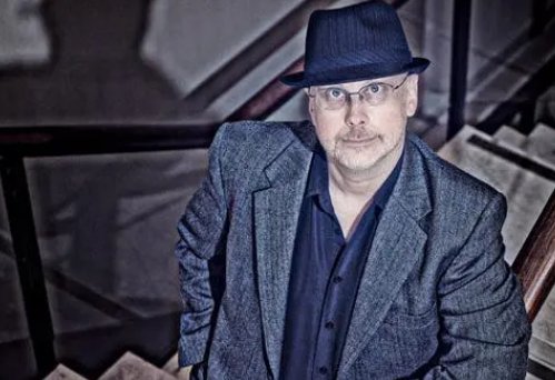 作家罗伯特?e?威尔斯简介