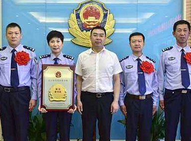 现任丹东市公安局副局长叫什么