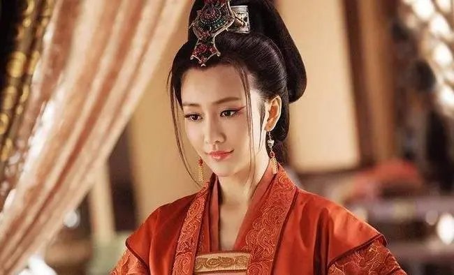 提枪直入两扇门下联是什么？