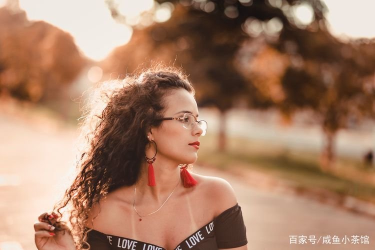 都说感情最怕的就是拖着，那若遇到了就该果断的放手吗？