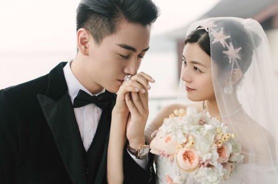 You are the apple of my eye 什么意思