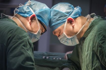 绵阳一29岁女子做妇科微创手术身亡，造成此悲剧的原因是什么？