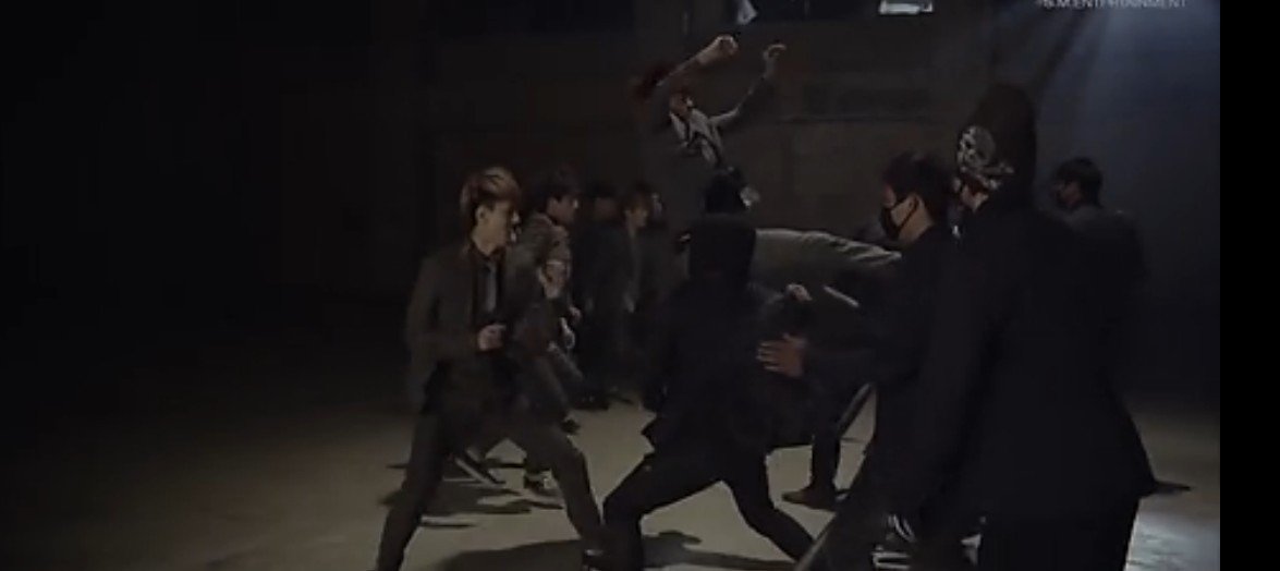 狼与美女剧情版2讲的是什么故事