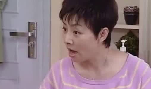 结婚当天是让亲生父亲上台还是继父上