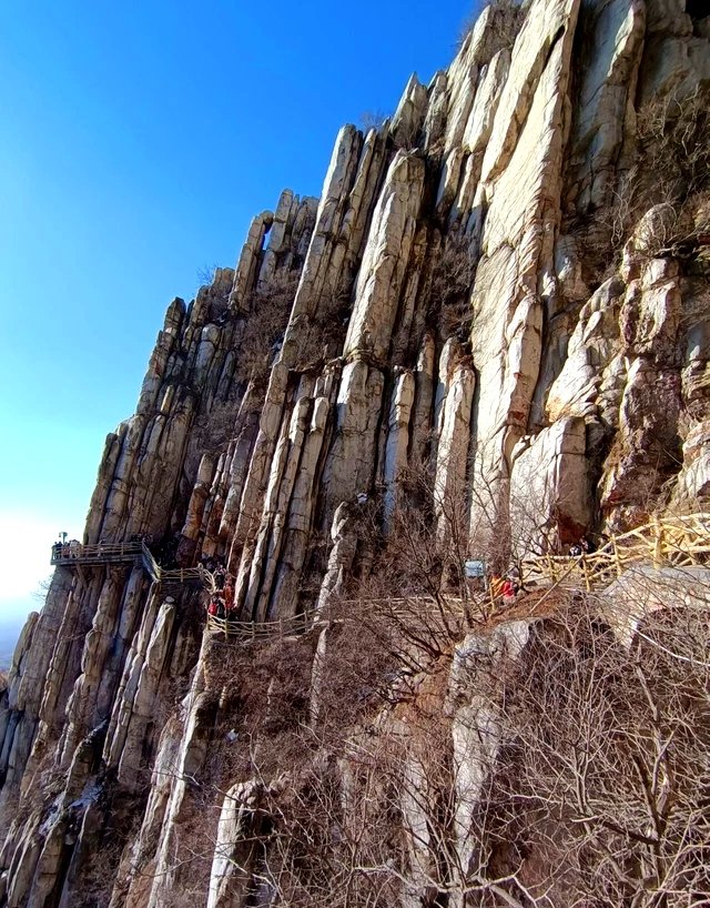 嵩山在哪里个省哪个县?