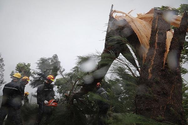 南方极端酷热进入最后的疯狂！9号台风生成在即，这次能否助力“灭火”？