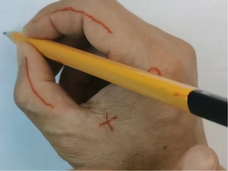 写奶酪字体怎么握笔