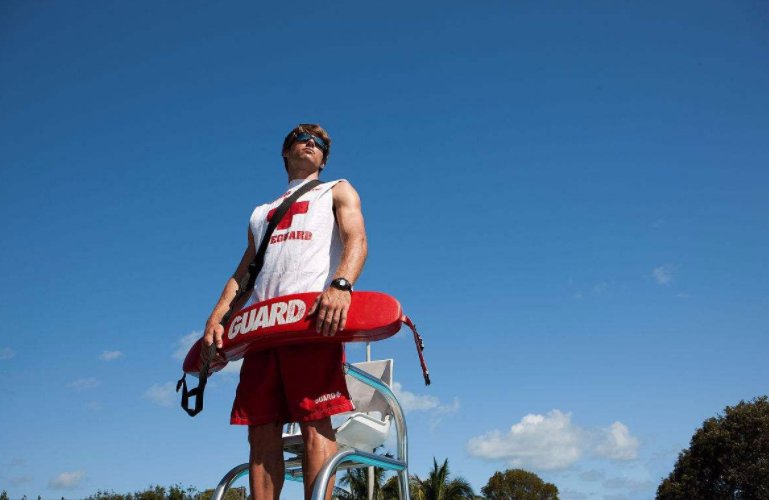 女孩在广州一酒店泳池溺水，进ICU救治两个月，酒店是否存在一定的失责？