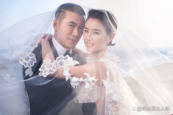 杨子说母亲赚了公司第一笔钱，他母亲就是个传奇人物，她母亲经历了什么？