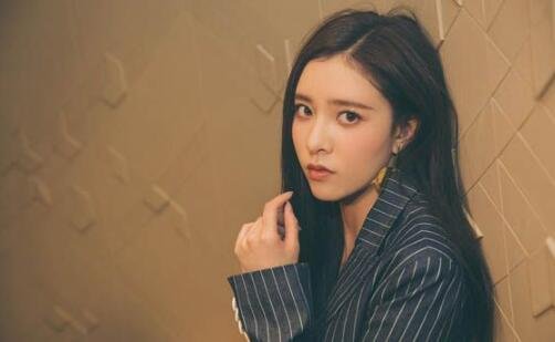 宋妍霏：我妈一个人坐飞机走了，为何妈妈会选择丢弃她？