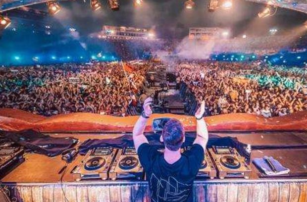 蹦迪是什么意思？