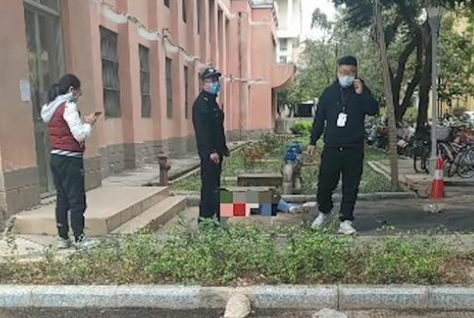 广西大学一女生坠楼身亡,事发的原因是什么?