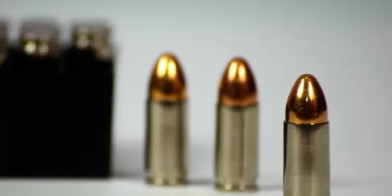 美国6岁小孩买零食,吃出里面一颗子弹,生产商的回应为何会引发热议?