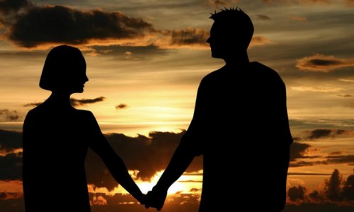 为什么男生突然会对我开放朋友圈？