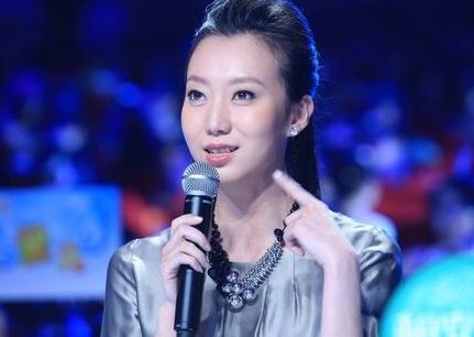 26岁刘岩当年从高台跌落致残，郎坤和她分手后，如今她现状如何？