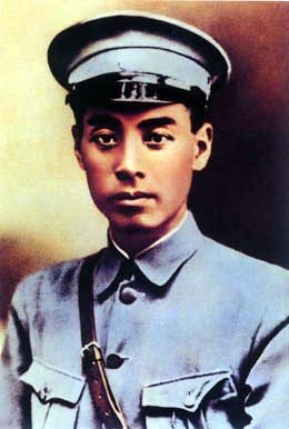 《一夜的工作》课文的主要内容是什么