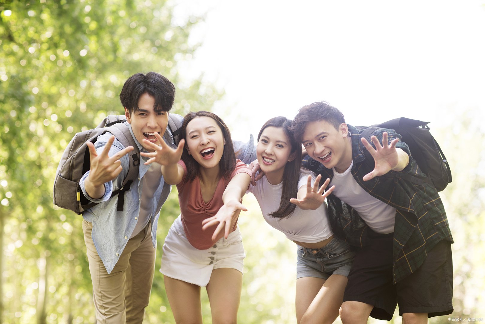 该怎样面对自己好闺蜜的另一段友谊?