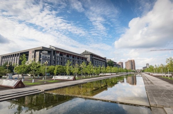 成都二本大学有哪些？