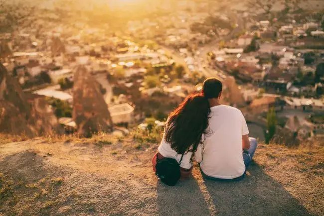 在感情中,你是怎么看待那些只谈情不说爱的人?