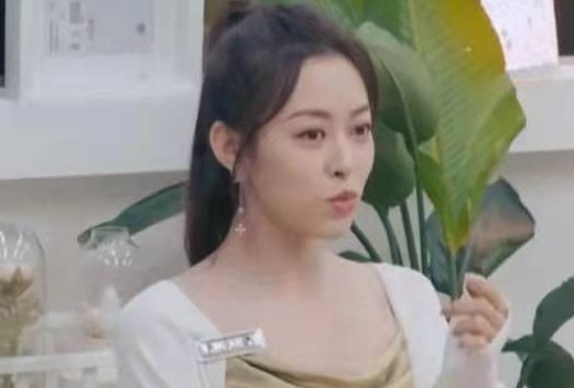 《半熟恋人》罗拉是哪里人？