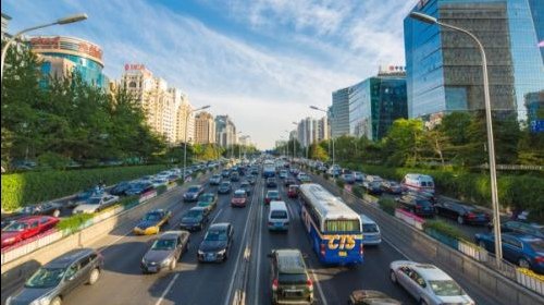 北京失业补助的三千元多还是少，是否比正常上班族一个月的收入高？