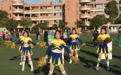 在学校被六年级给那个了