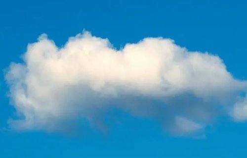 填空：什么的云朵填词语。