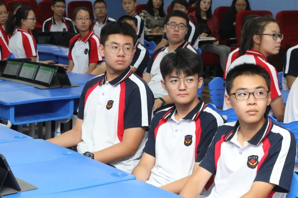 鞍山市东方学校地址