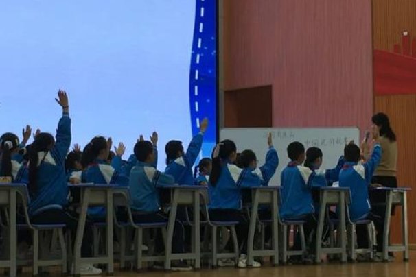 兄弟阋于墙的意思