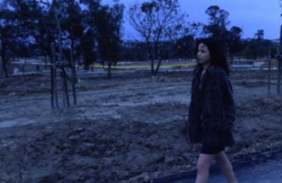 死后变成一只阿飘跟在军人老公身边此人太过冷漠她生前止不住想逃离直到她瞧见他……”的小说名是什么？