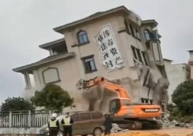 广西毒枭豪华别墅被拆，为何要拆除别墅而不是充公卖掉？