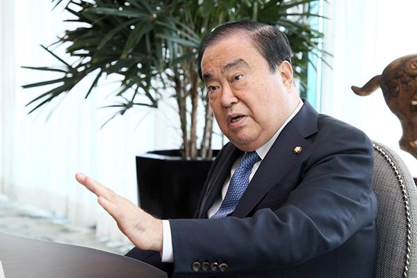 “有人连讲6小时,台下睡一片”,韩国国会的无限制演讲是怎样一种存在?