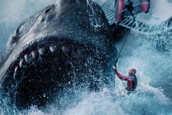 吴京在泰国拍《巨齿鲨2》,这部电影讲述了什么故事?