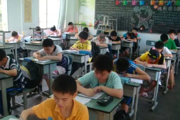 六年级的小学毕业考成绩怎么查呢？